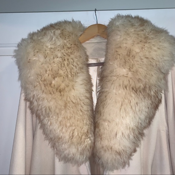Penny Lane Cream Oversized Fur collar coat - Picture 3 of 8
